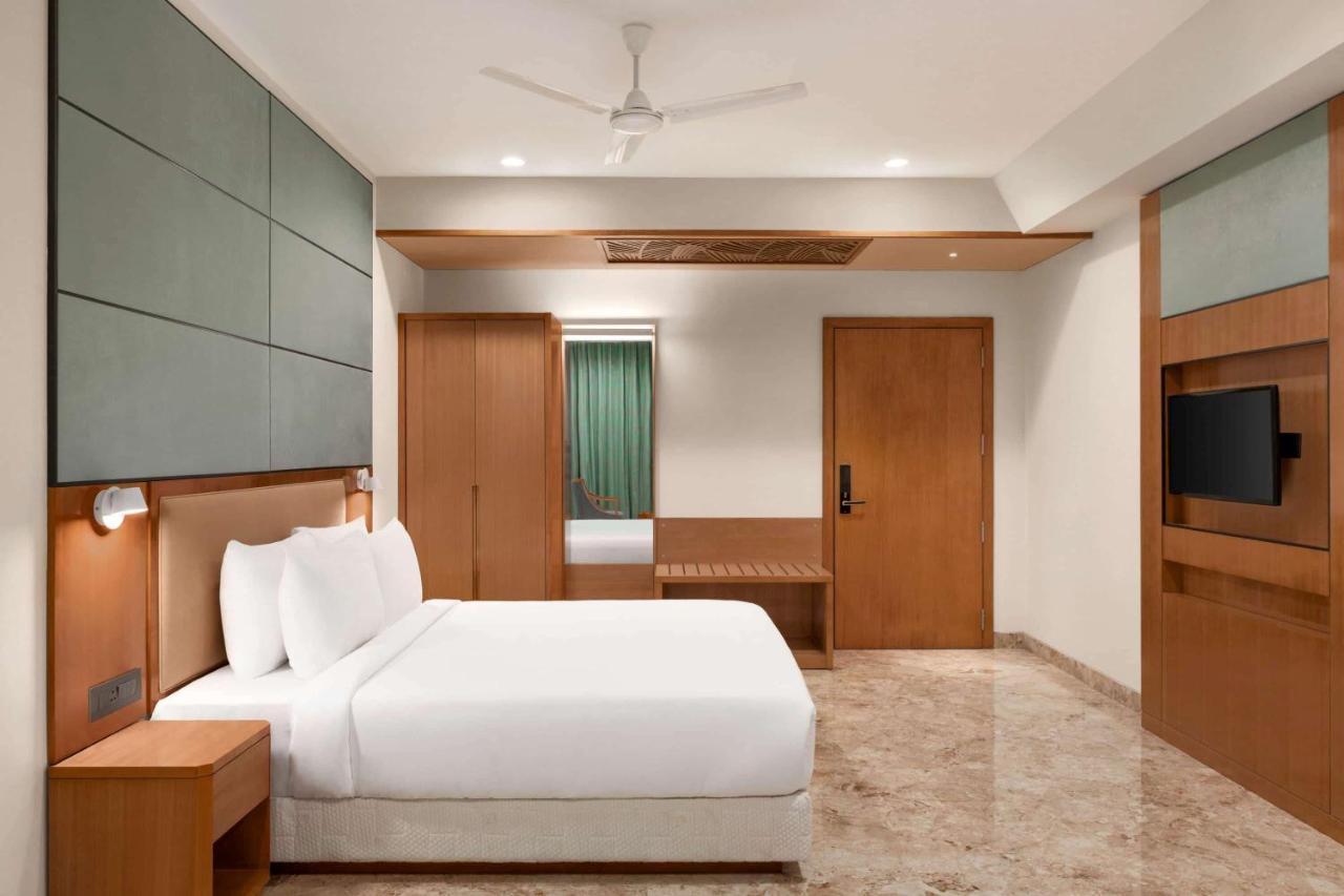 Howard Johnson By Wyndham Udaipur Roop Nagar Екстериор снимка